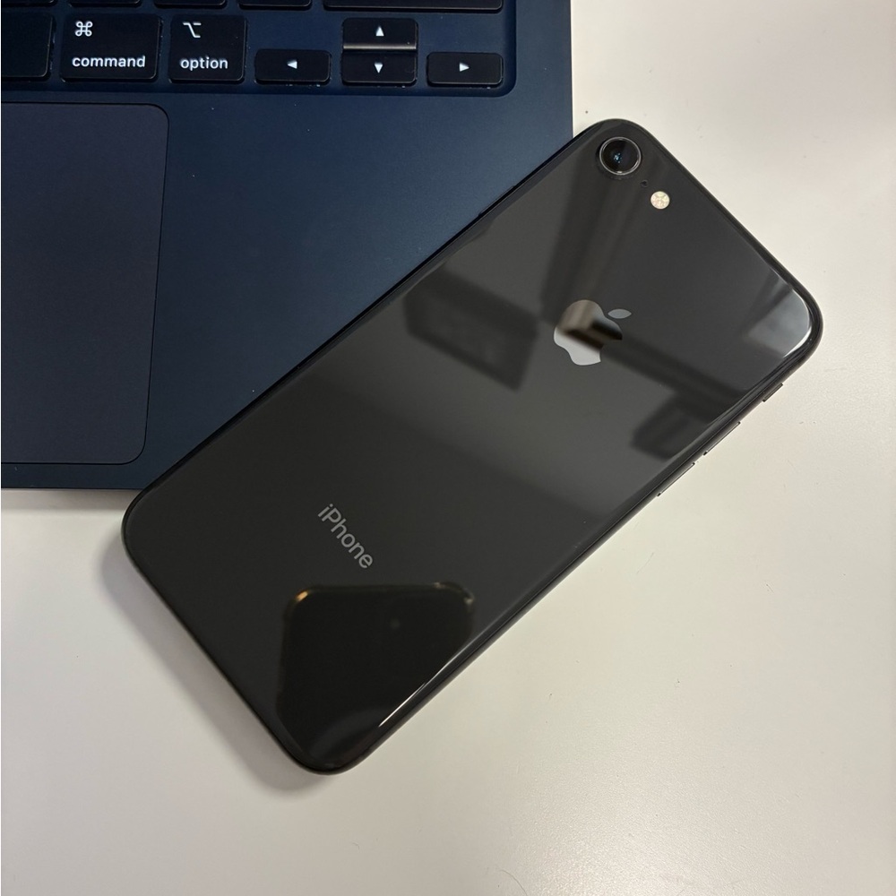 Apple iPhone 8